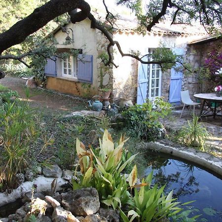 La Maison Bleue Карос Екстериор снимка